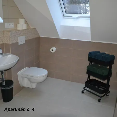 Benatky Apartamento *