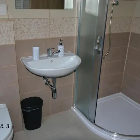 Benatky شقة
