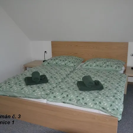 Apartamento Benatky Suchdol nad Luznici
