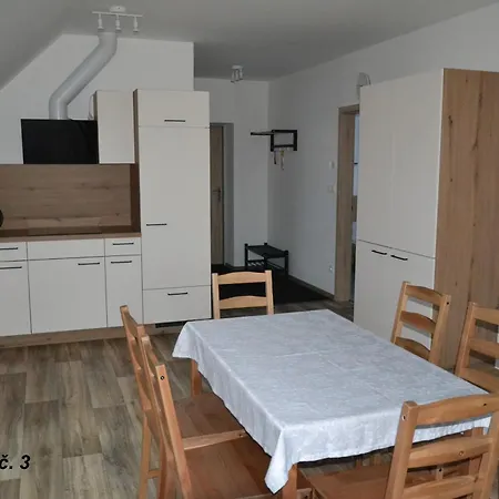 Apartamento Benatky Suchdol nad Luznici